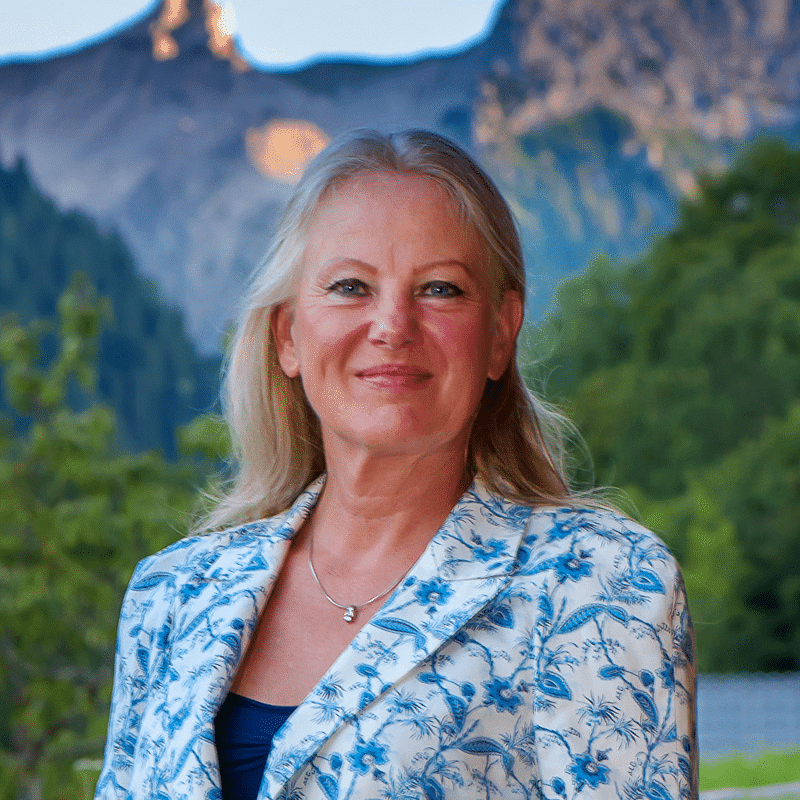 Veronika Pasdar